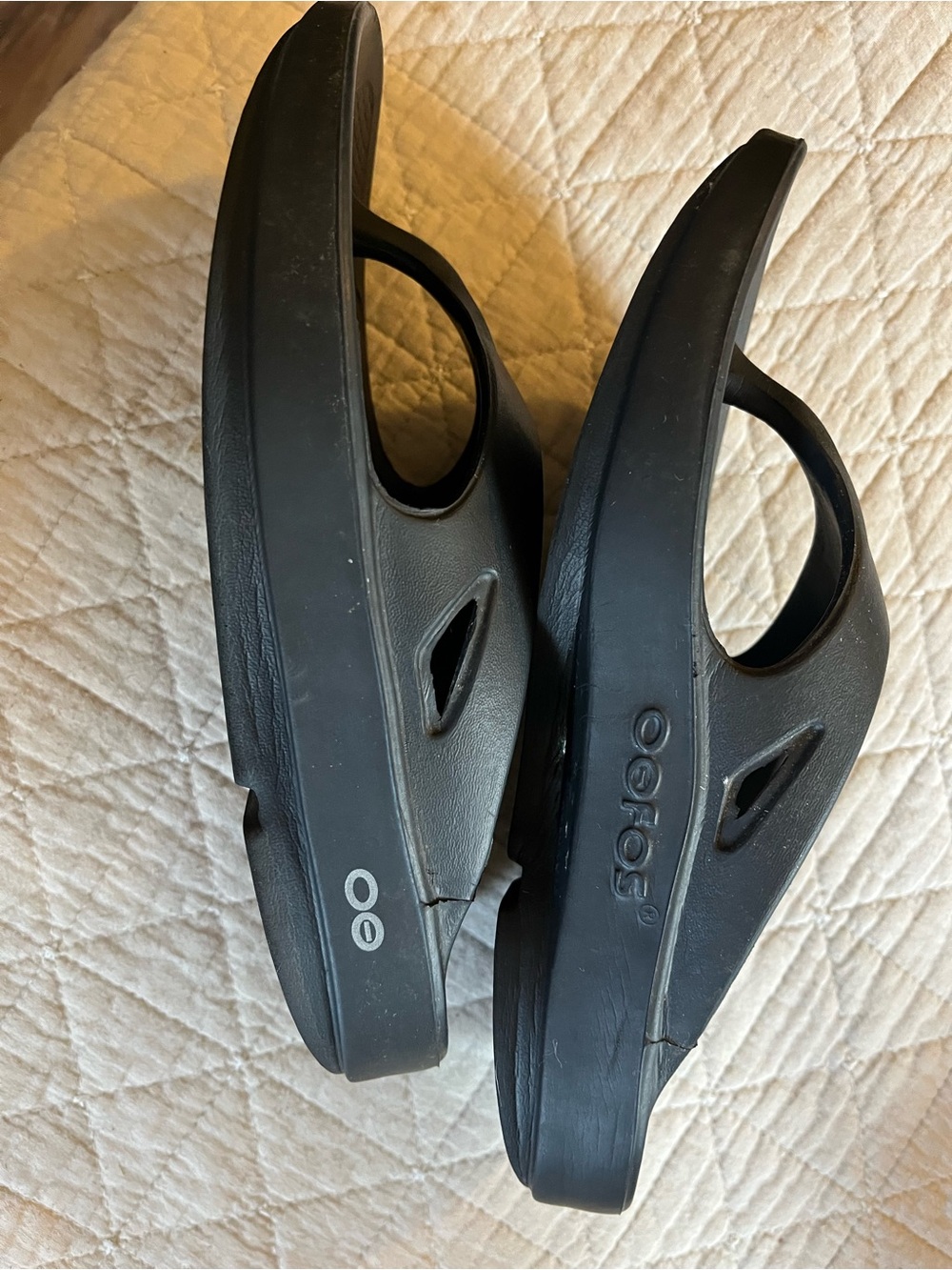 OOFOS Black Slip-On Recovery Sandals